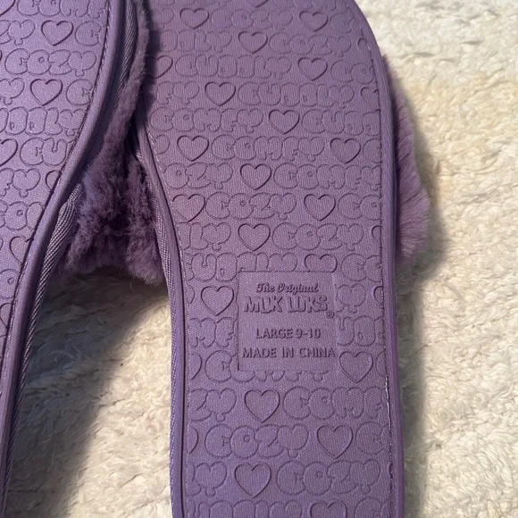 Slippers - Picture 3 of 5